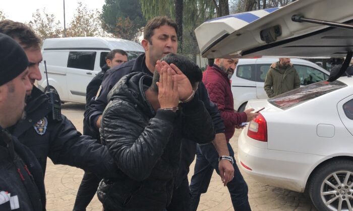 Aldattığı iddiası ile eşini tüfekle vuran koca tahliye edildi