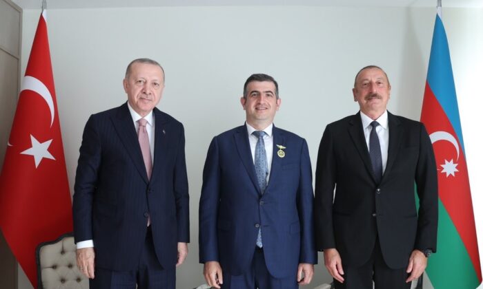 Aliyev’den Haluk Bayraktar’a Karabağ Nişanı