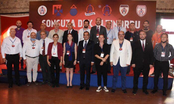 Altınordu’da bayrak değişimi