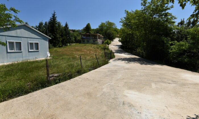 Altınordu’da beton yol çalışmaları sürüyor