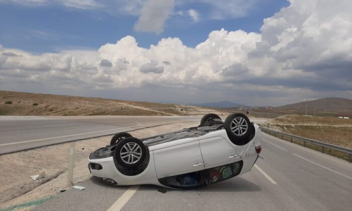 Altıntaş’ta trafik kazası: 2 yaralı