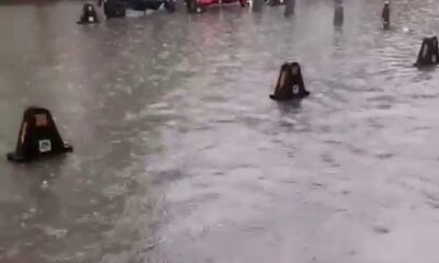 Aniden bastıran yağış, cadde ve sokakları göle çevirdi