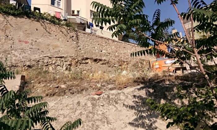 Ankara’da bir binanın temeli kaydı: 5 bina tahliye edildi