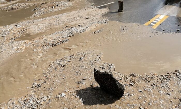 Ankara’da sel: Araçlar sürüklendi, caddeler sular altında kaldı