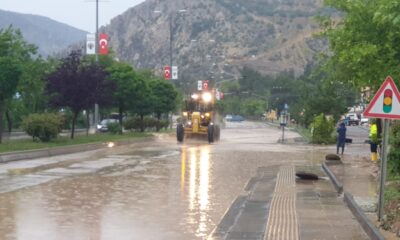 Ankara’nın Nallıhan ilçesinde sağanak yağış