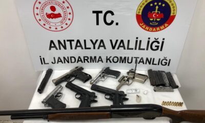 Antalya’da silah ticareti yapan 4 şüpheli tutuklandı