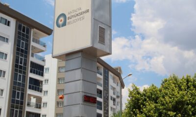 Antalya’da termometreler 43’ü gösterdi, sahiller doldu taştı