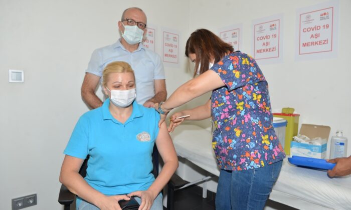 Antalya’da toplam aşı sayısı 1 milyon 400 bin 526’ya ulaştı