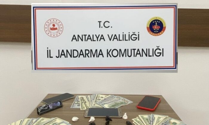 Antalya’da uyuşturucu operasyonu: 2 gözaltı