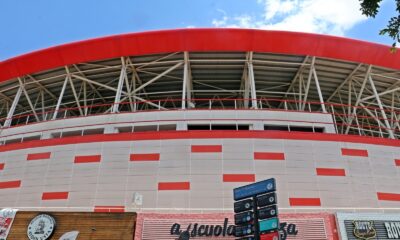 Antalyaspor Stadyumu’ndan çıkan dumanlar itfaiye ve polisi alarma geçirdi