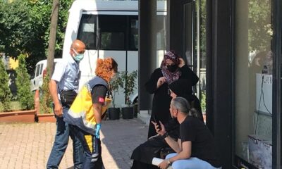 Araç durmadan inmek isteyen kadın yolcu düşerek hastanelik oldu