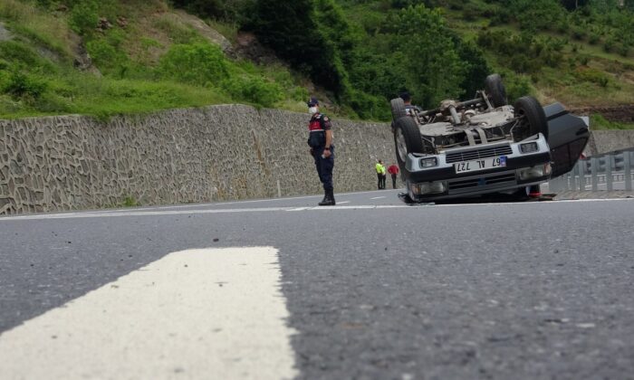 Araç takla attı: 1 yaralı