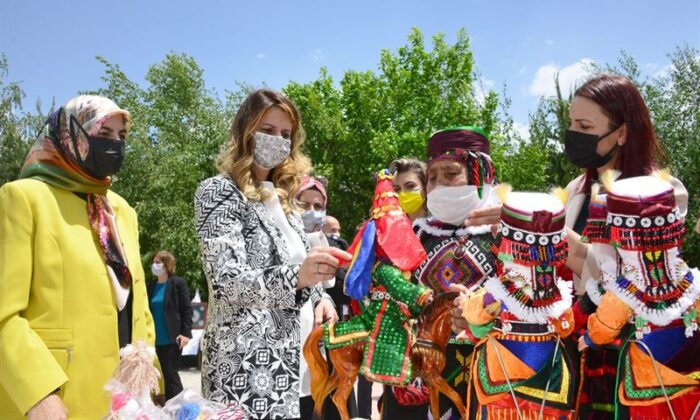 Ardahan’da, ’Hayat Boyu Öğrenme Haftası’ nedeniyle sergi açıldı