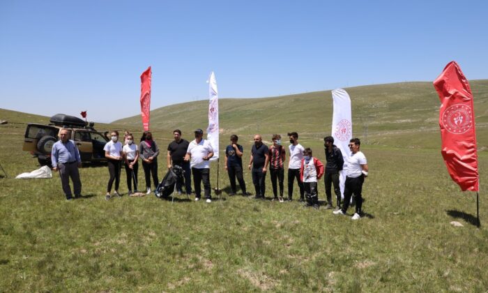 Artvin’de yaylacı çocuklar golf sporuyla tanıştı