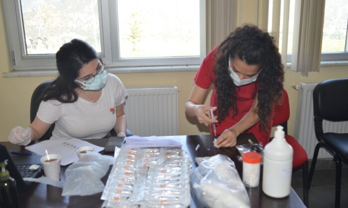 Aşı, madencilerin ayağına gitti