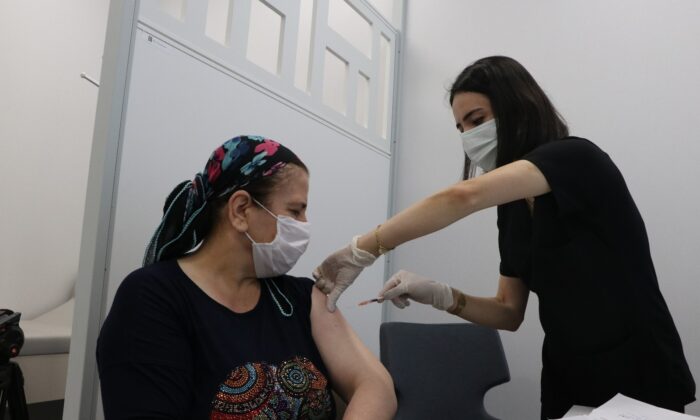 Aşı rekortmeni hemşire konuştu: “Mutlu oldum, heyecanlandım”