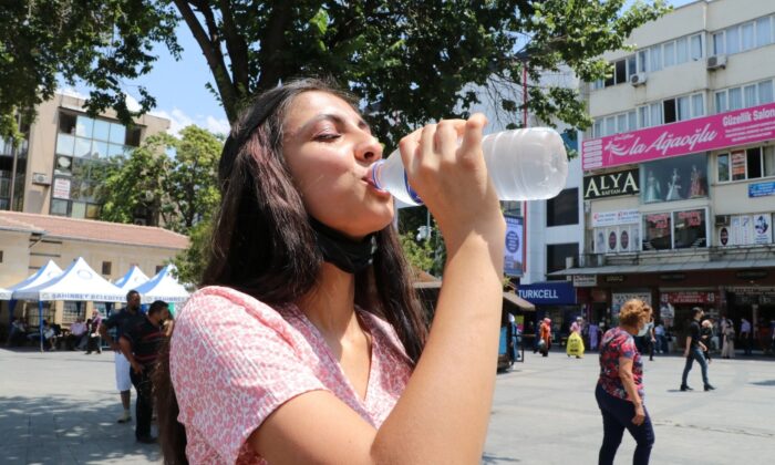 Aşırı sıcaklıklar su satışlarını patlattı
