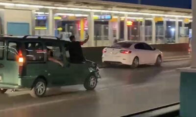 Asker konvoyunda araçlardan sarkıp selfie yaptılar…O anlar kameralara yansıdı