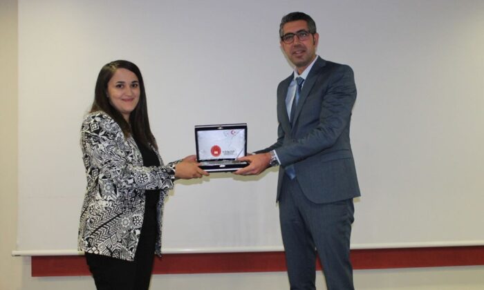 Ataması gerçekleşen hakim ve savcılara plaket