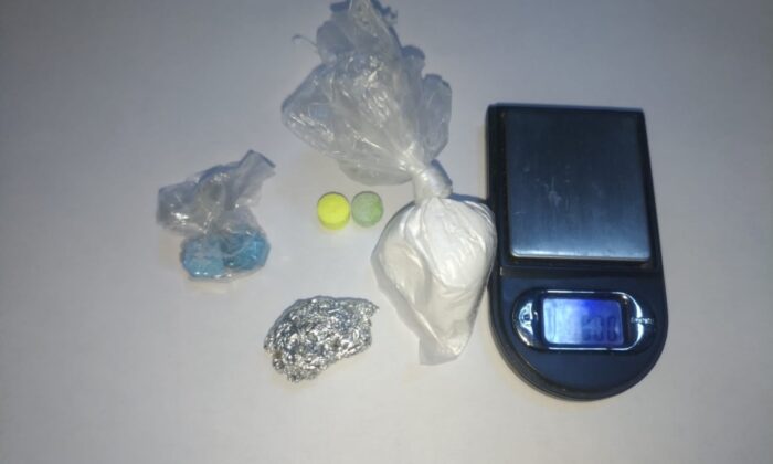 ATM’lere yerleştirdikleri düzenekle 500 bin TL vurgun yaptılar