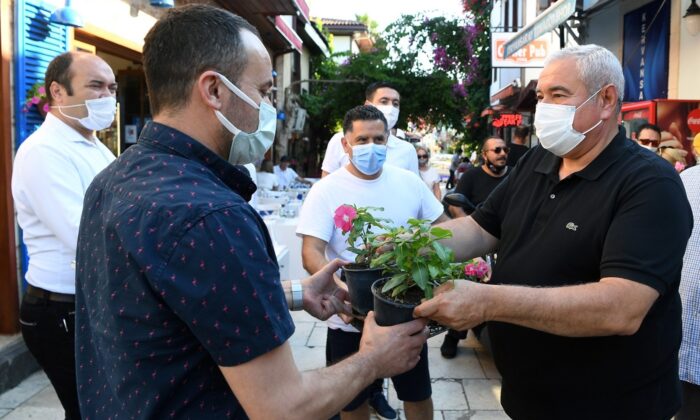 ATSO Başkanı Çetin: “Kapanış saatleri mutlaka 24.00’a kadar uzamalı”