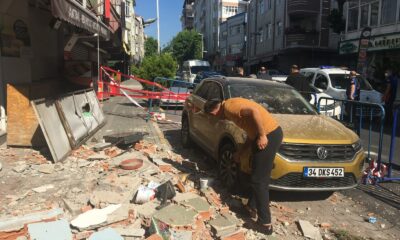 Avcılar’da 2 balkonu çöken 42 yıllık bina havadan drone ile görüntülendi
