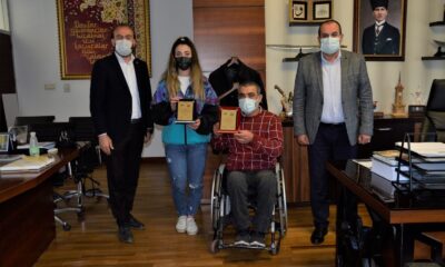 Avrupa üçüncüsü Berfun’a teşekkür plaketi