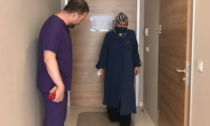 Ayağa bile kalkamıyordu, tedavinin ikinci gününde yürümeye başladı