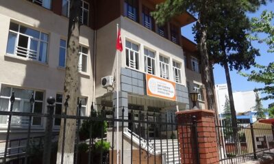 Aybüke öğretmenin kemiklerini sızlatmaya devam ediyorlar