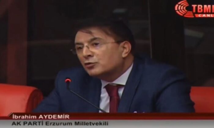 Aydemir’den İbrahim Hakkı Hz.lerine vefa