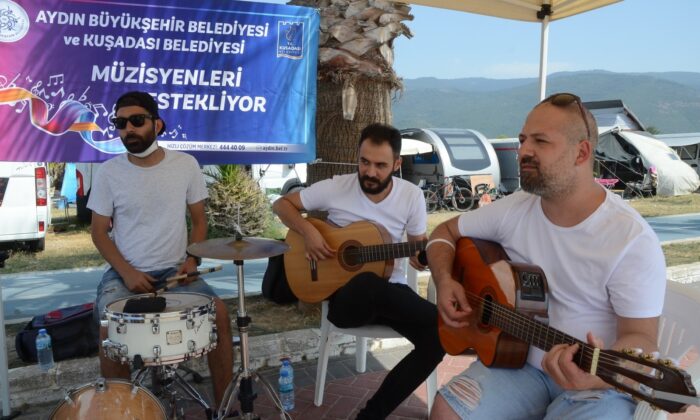 Aydın Büyükşehir ve Kuşadası Belediyesi müzisyenlere desteğini sürdürüyor