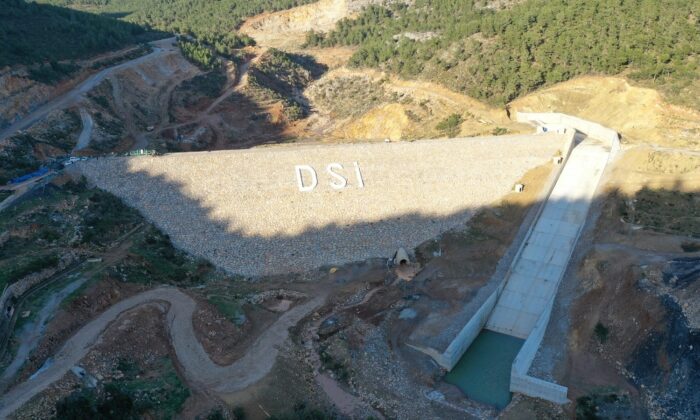 Aydıncık Barajında çalışmalar devam ediyor