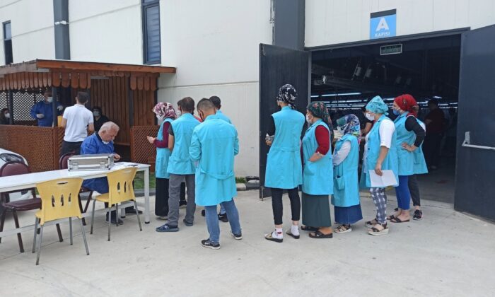 Bafra’da OSB’lerde çalışanlara aşı