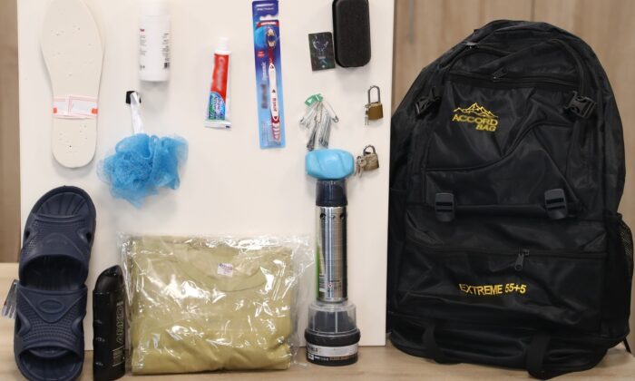 Bağcılar Belediyesi’nden Mehmetçiğe asker çantası