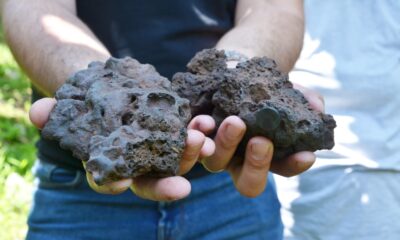 Bahçesinde meteor buldu