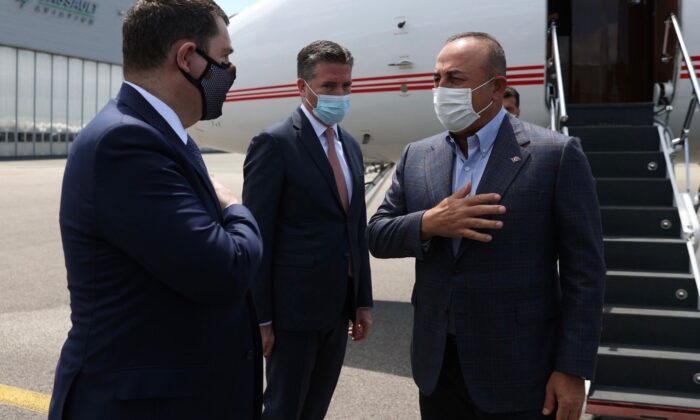 Bakan Çavuşoğlu, Paris’te