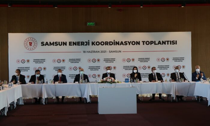 Bakan Dönmez, enerji yatırımları hakkında bilgi aldı