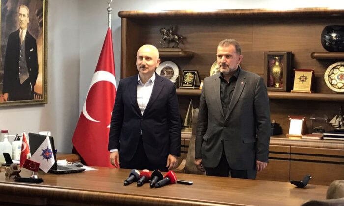 Bakan Karaismailoğlu: “Bölgesinde lider, dünyada söz sahibi bir ülke olacak Türkiye’nin en önemli yatırımlarından Kanal İstanbul’un ilk köprüsünün temelini Cumhurbaşkanımızın liderliğini atıyoruz”