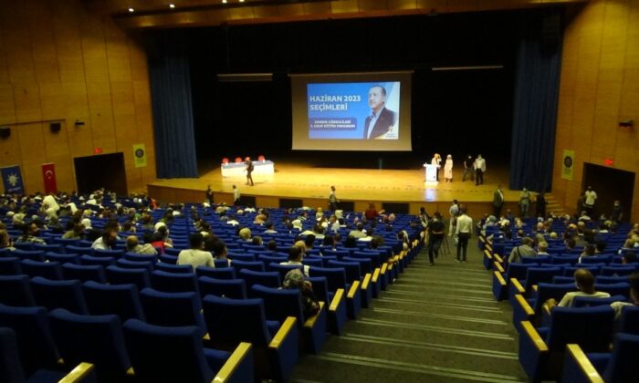 Bakan Kasapoğlu, Diyarbakır’da sandık görevlileri eğitim programına katıldı