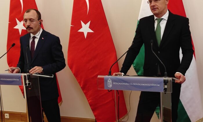 Bakan Muş: “Ticaret hacmimiz 3 milyar dolara yaklaşmıştır”