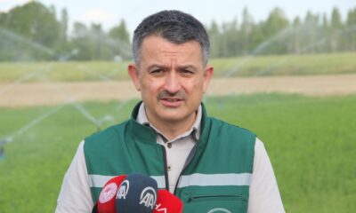 Bakan Pakdemirli son teknoloji akıllı sulama sistemini tanıttı