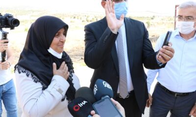 Bakan Pakdemirli tavukları telef olan kadın girişimciyi sevindirdi