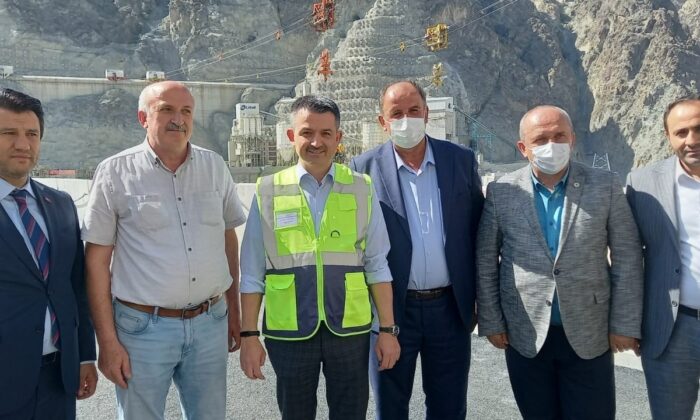 Bakan Pakdemirli: “Yusufeli Barajı’nda bu yılın Aralık ayı sonu itibariyle su tutmaya, 2023 yılı başında da enerji üretmeye başlayacağız”