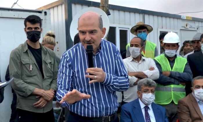 Bakan Soylu depremzedelerle bir araya geldi