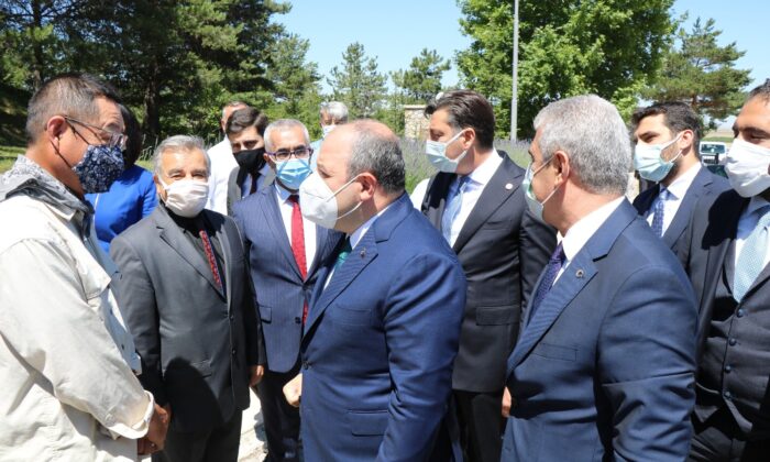 Bakan Varank ile Japon kazı sorumlusu arasında vatandaşlık diyalogu