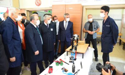 Bakan Varank, Kırşehir’de sanayici ve iş insanları ile bir araya geldi