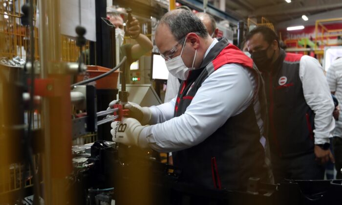 Bakan Varank: “TOGG, endüstrideki elektrikli araç ve otonom araç dönüşümünü yakaladı”