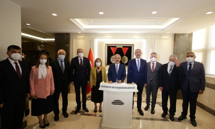 Bakanlardan Başkan Şahin’e ziyaret