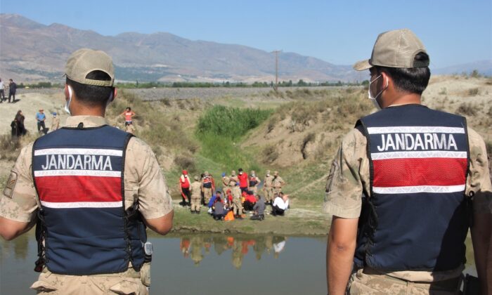 Balık tutmak için sulama kanalına giren 15 yaşındaki çocuk boğuldu