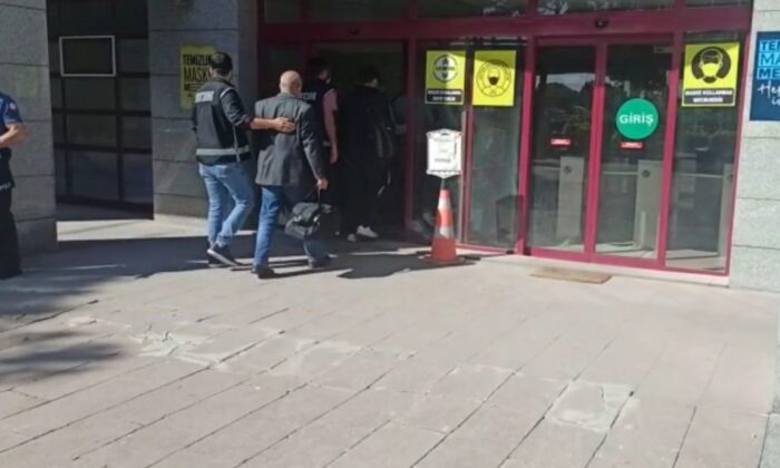 Balıkesir merkezli FETÖ operasyonunda 14 tutuklama